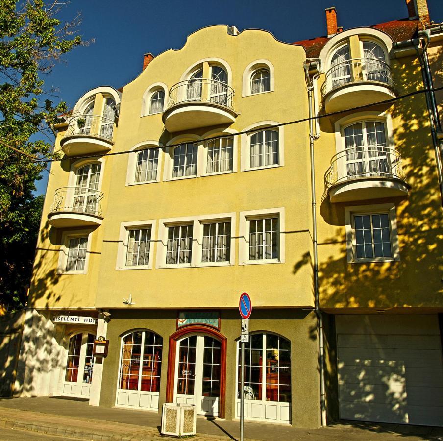 Hotel Wesselenyi Γκιόρ Εξωτερικό φωτογραφία