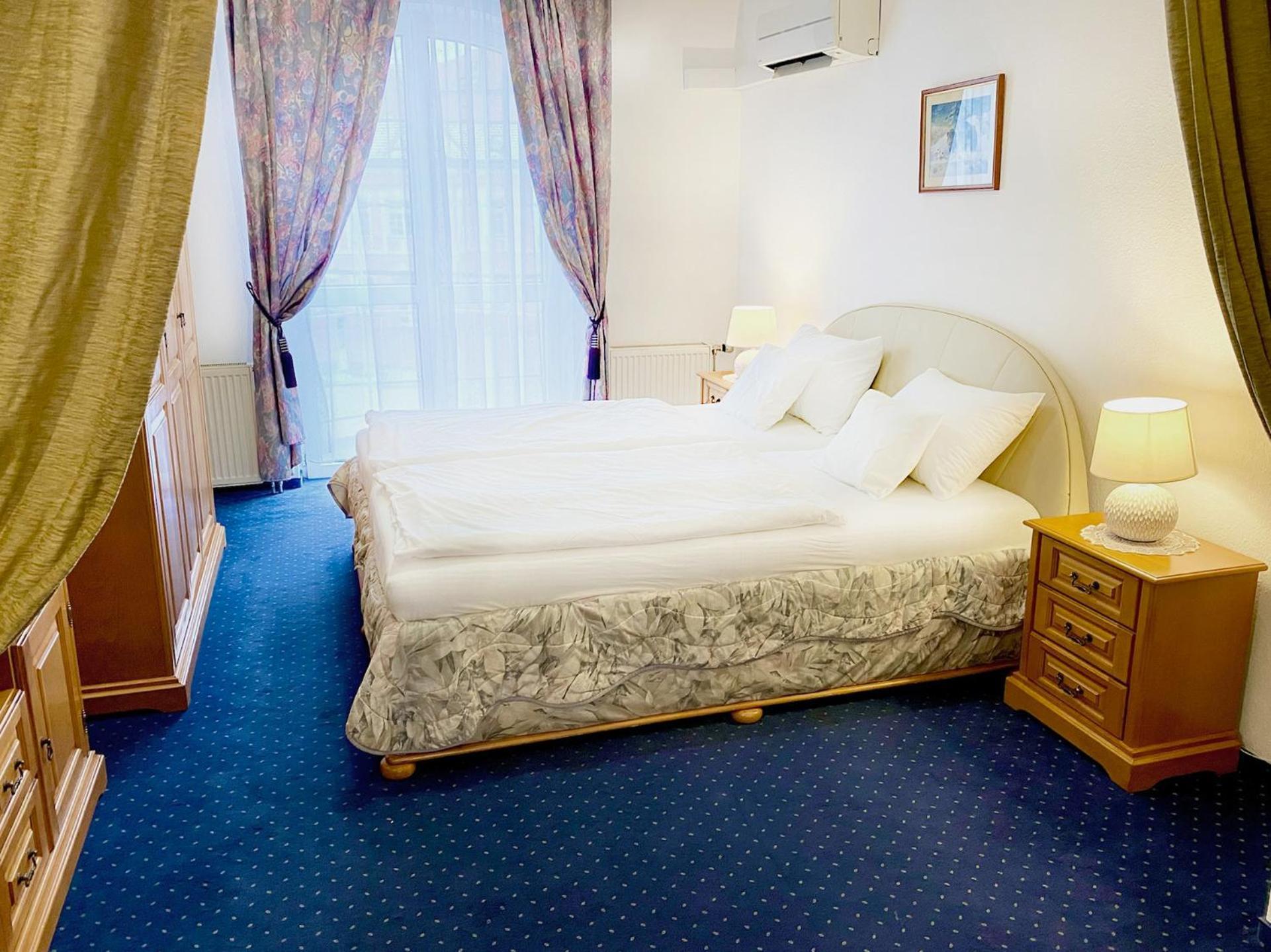 Hotel Wesselenyi Γκιόρ Εξωτερικό φωτογραφία