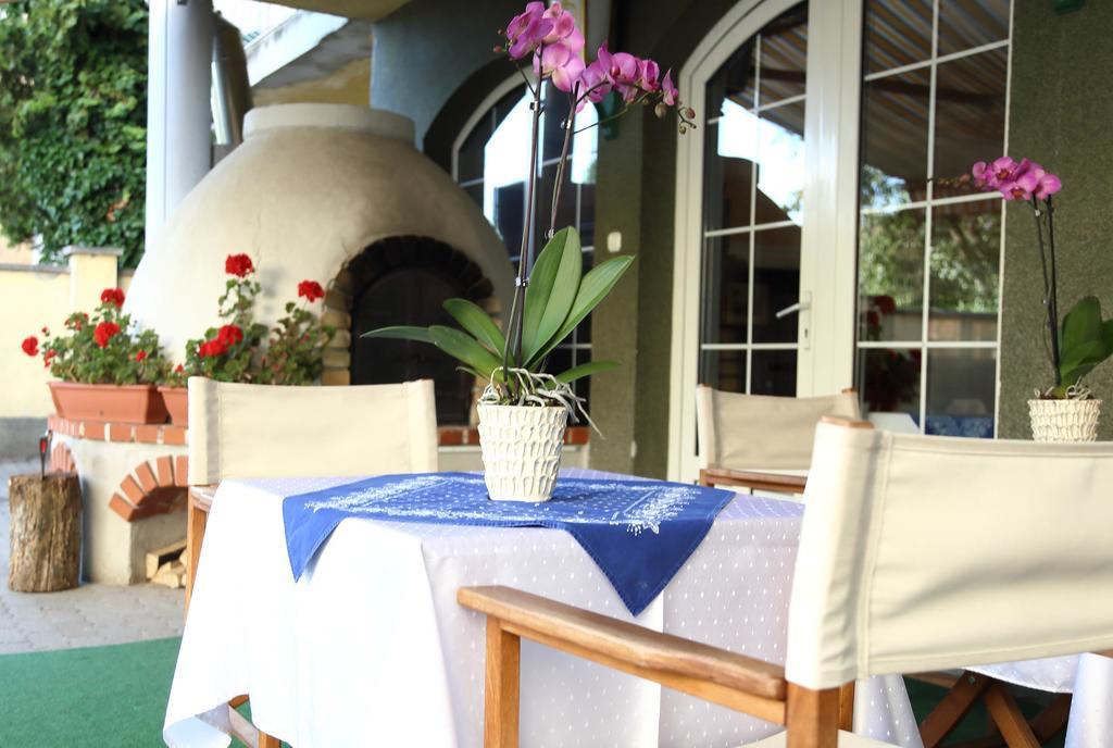Hotel Wesselenyi Γκιόρ Εξωτερικό φωτογραφία